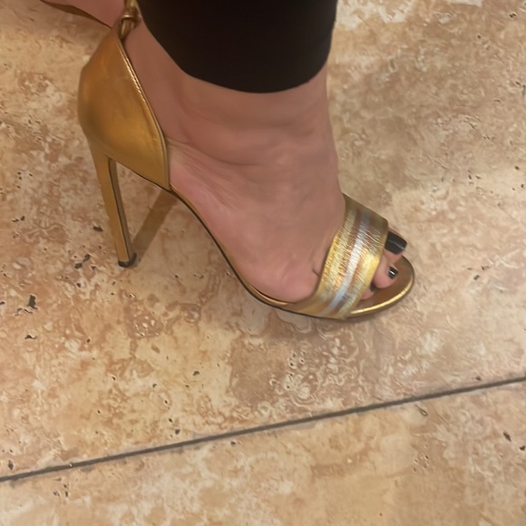 Gucci gold strap sandal - Picture 5 of 7